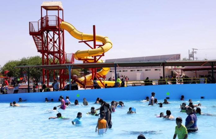 Cientos de familias disfrutan ya del “Divertiparque” en Escobedo