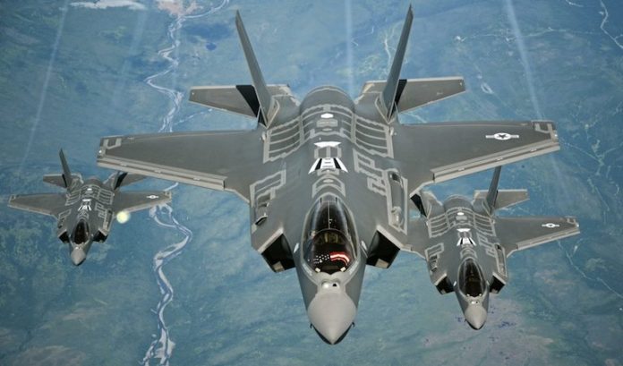 EU aprueba envío de bombas y aviones de combate a Israel, según medios