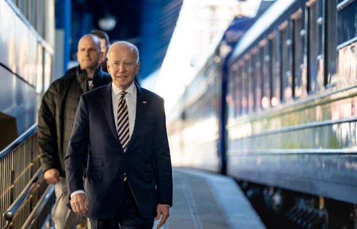 Biden expresó a Trump su alivio por saberlo a salvo tras intento de asesinato