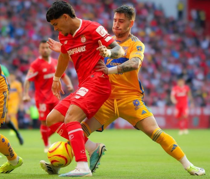 Tigres cae ante Toluca 2-1