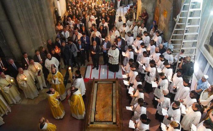 Los cristianos celebran la Pascua de Resurrección en Gaza devastada y Jerusalén