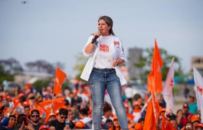 Los tres compromisos de Martha Herrera ante cientos de la familia naranja