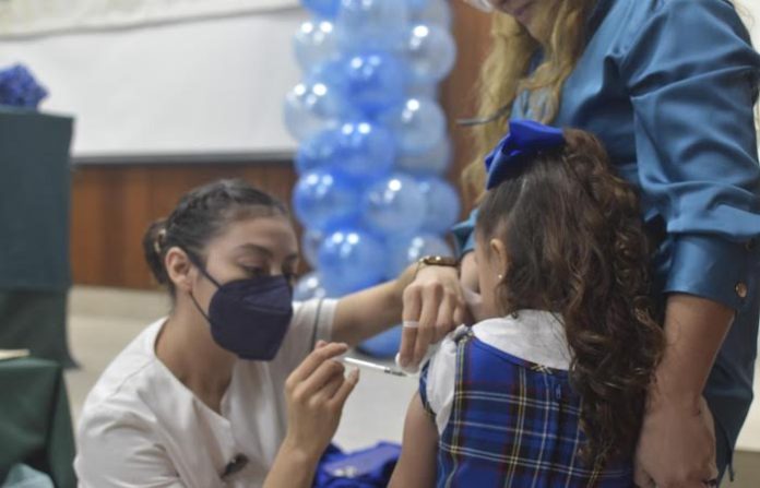 Exhorta IMSS NLa vacunar a niñas y niños contra sarampión y poliomielitis