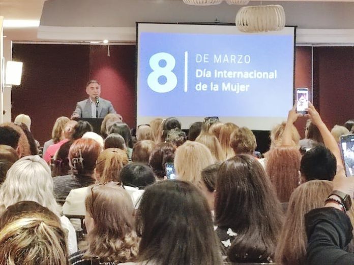 Aldo Fasci, afirma debe desaparecer la cultura del machismo