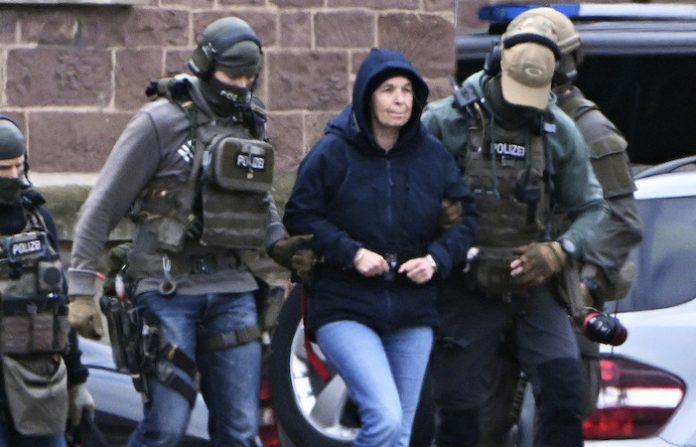 Hallan en Berlín 1,2 kg de oro, un fusil y un lanzagranadas de una terrorista alemana