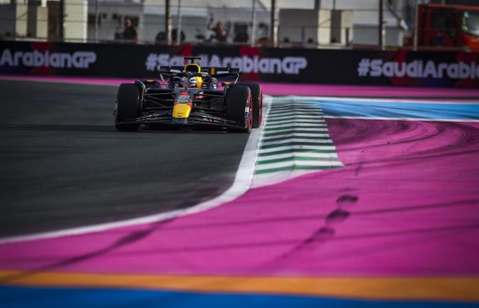 Verstappen fue el más rápido en una agitada última sesión de entrenamientos para el Gran Premio de Arabia Saudita