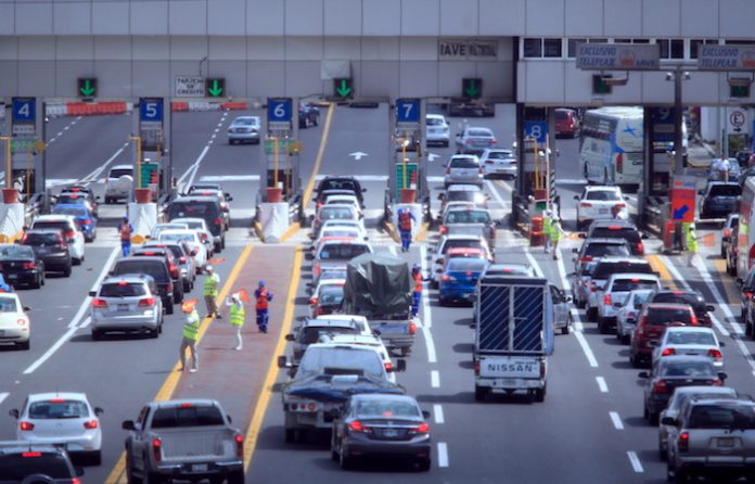 Plantea Marco Antonio Natale reducir tiempos en casetas de peaje
