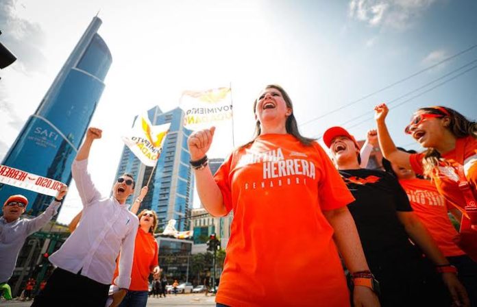 Colosio Riojas y Martha Herrera recorren más 11 municipios por el momento de NL