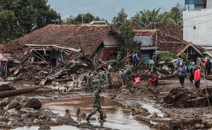Al menos 19 muertos por las inundaciones en el oeste de Indonesia