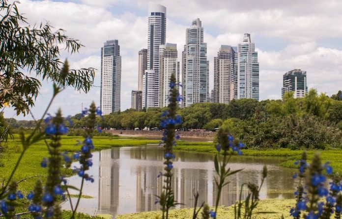 Argentina acumula en el primer cuatrimestre un superávit comercial de $1.265 millones