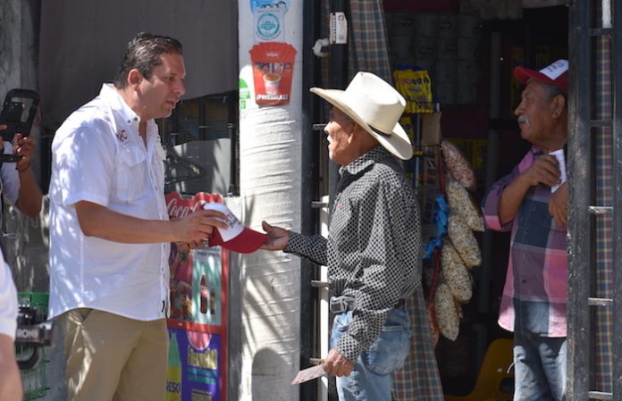 Dice Arturo Benavides comprobar que es un candidato de peso