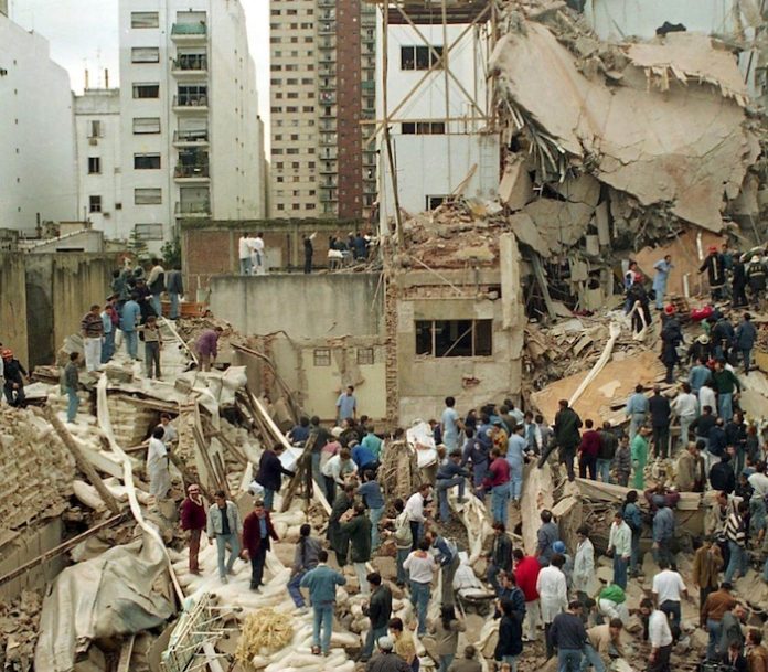 Justicia argentina señala a Irán por los atentados de Buenos Aires en 1992 y 1994