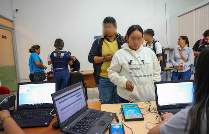 Guadalupe invita a más de mil 400 estudiantes inscritos en el programa, para que acudan a recargar su “Beca Mi Transporte”