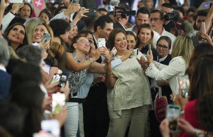 Planea Xóchitl Gálvez atender 100% de llamadas de emergencia de mujeres violentadas