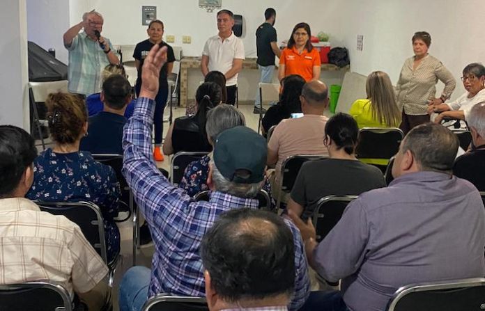 Sigue Fasci visitando a vecinos del Distrito X