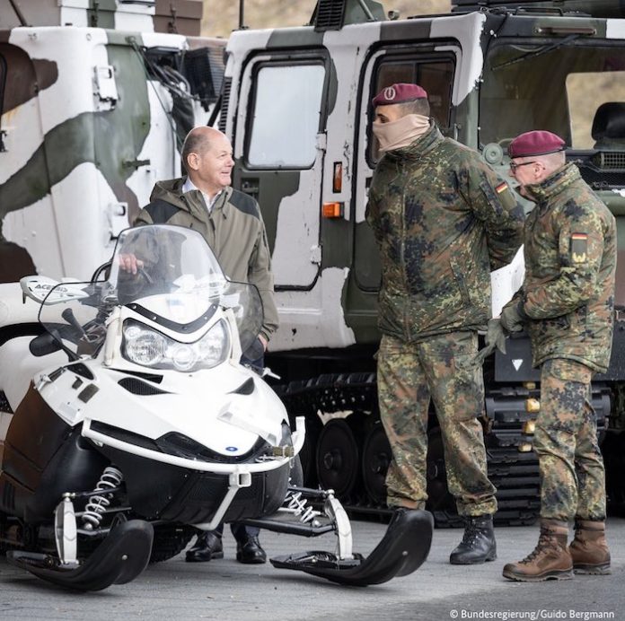 Scholz reconoce que Berlín tendrá que enviar armas a Kiev durante mucho tiempo