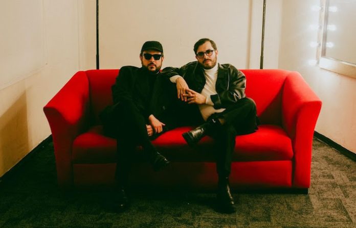 CLUBZ te pondrá a bailar en departamento con su DJ set imperdible