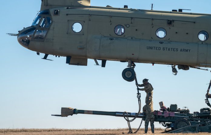 El jefe del Pentágono anuncia la disposición de Washington a defender a Israel