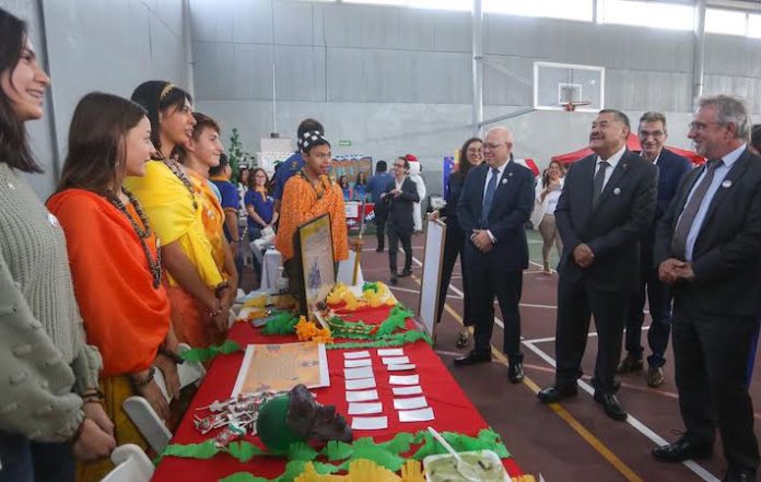 Muestran interés por cultura francesa en UANL