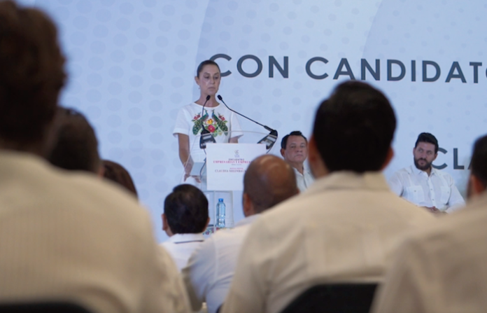 Claudia Sheinbaum y Joaquín ‘’Huacho’’ Díaz presentan el programa ‘’Renacimiento Maya’’ ante empresarios de Yucatán