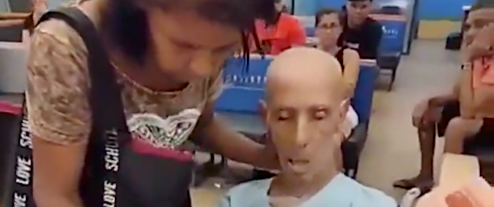 Video (Discreción)Policía brasileña arresta a mujer que llevó un cadáver a un banco para sacar 3.000 dólares