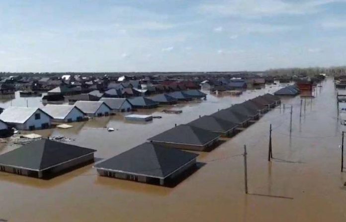 Evacuan a más de 16.000 personas de la provincia rusa Oremburgo por inundaciones