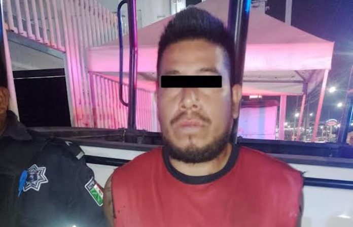 Además de no querer dar pensión alimenticia, le da de golpes a ex mujer en Juárez