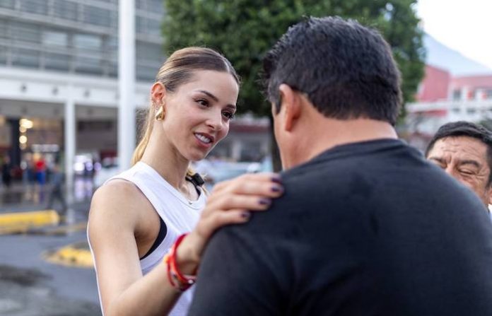 Conocen vecinos del sur al ‘Monterrey del Futuro’ de viva voz de Mariana Rodríguez