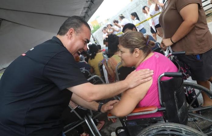 Acercará Heriberto Treviño servicios de salud a familias de Juárez