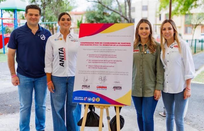 Lorena de la Garza, Perla Villarreal y Anita González firman carta compromiso para no cambiarse de partido al llegar al Congreso