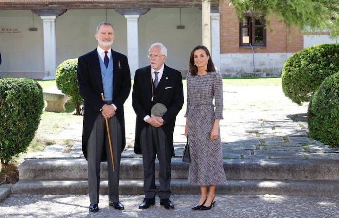 Video: Los reyes de España entregan al escritor Luis Mateo Díez el Premio Cervantes 2023