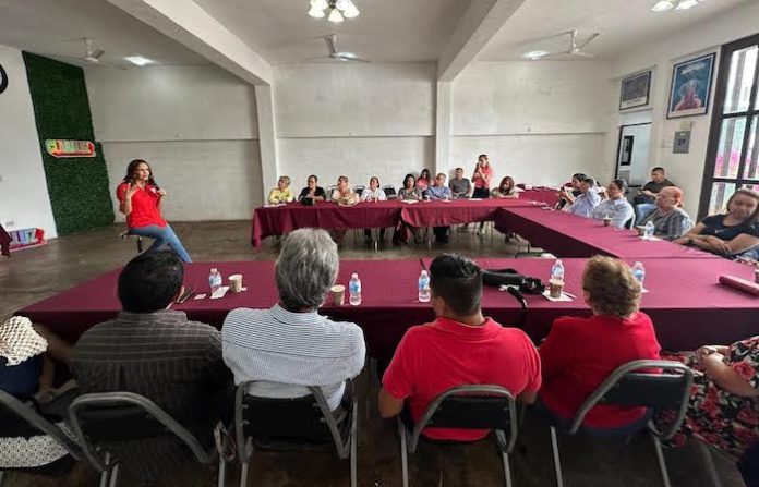 Apuesta Clara Luz por innovación y capacitación para emprendedores; firma convenio con CANACOPE