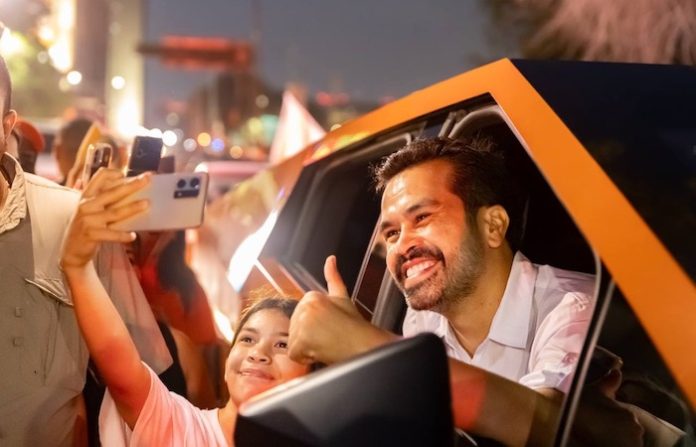 Servicio exterior mexicano no debe usarse para pagar favores políticos, dice Álvarez Máynez en su visita por NL