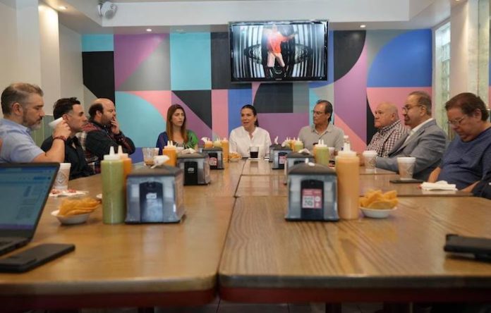 Lorenia Canavati y comerciantes buscan soluciones para el Centrito