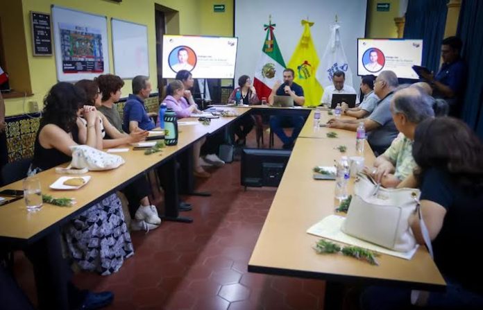 Firma Adrián de la Garza compromisos para regeneración de La Alameda y sus alrededores