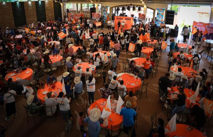 Fortalecen Colosio y Herrera su agenda con habitantes del sur del estado