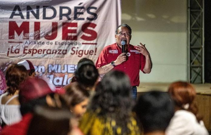 Promete Mijes programa de becas para jóvenes de General Escobedo