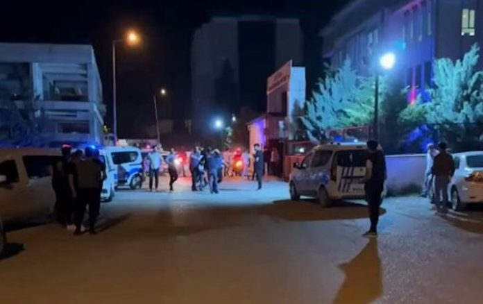 Un policía abre fuego contra sus compañeros en una comisaría de Turquía