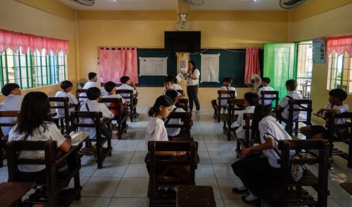 Filipinas cierra escuelas públicas por dos días ante ola de calor y huelga de transporte