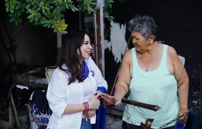 Abatir el abasto de medicamentos, una de las promesas de la candidata al 4º Distrito Federal, Lily Olivares