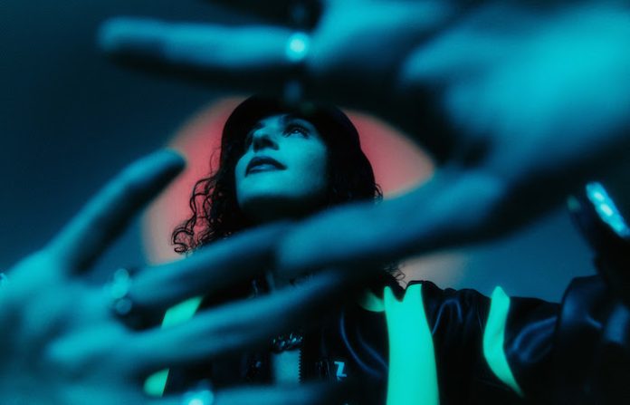 Carlita firma con Counter Records de Ninja Tune y comparte el nuevo sencillo “Time”