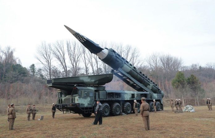 Pyongyang afirma haber ensayado un misil balístico hipersónico de alcance medio