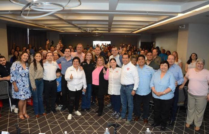 César Garza Arredondo se reúne con líderes del PAN