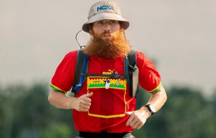 Un británico cruzó África corriendo de sur a norte y tardó casi un año en hacerlo