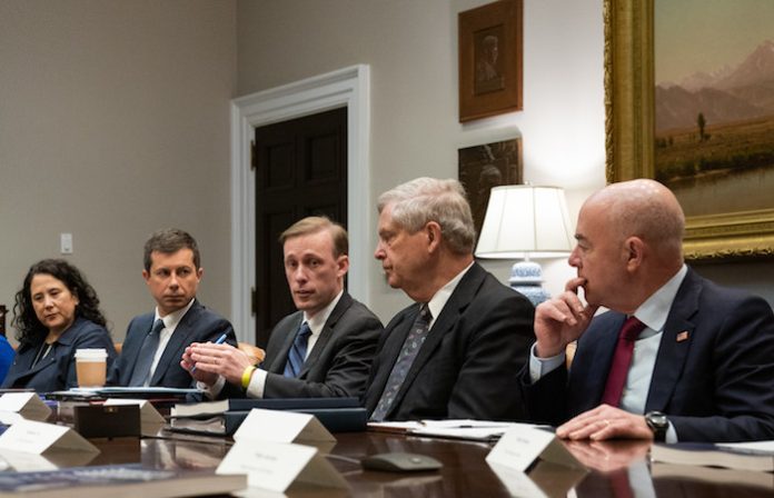 EU llama a Ecuador a resolver disputa con México tras el asalto a su embajada