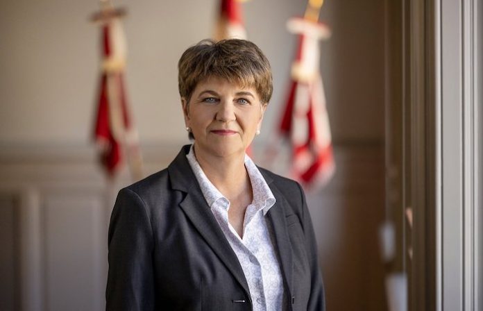 Suiza asevera que renunciará a la neutralidad en caso de un ataque en su contra