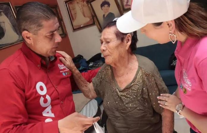 Propone Paco Treviño instalar tecnología WiFi en más plazas públicas de Juárez