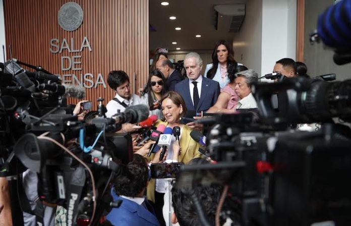 Presenta Xóchitl Gálvez demanda en el Tribunal Electoral por omisión del INE