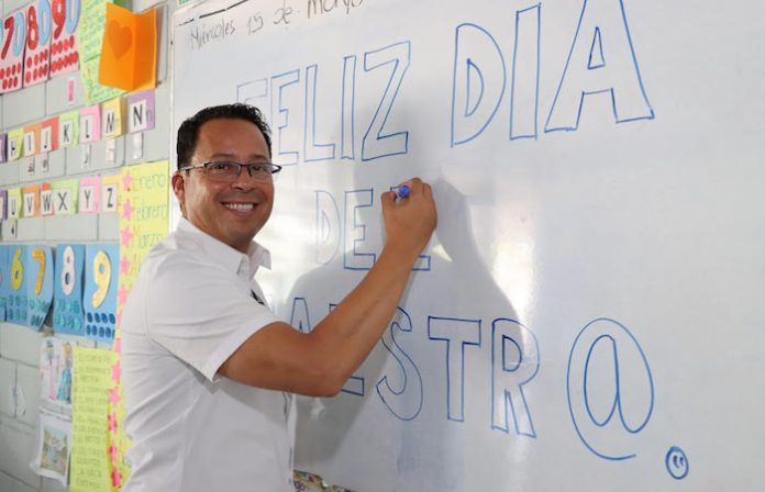 Héctor Castillo trabajará de la mano con el magisterio de SC