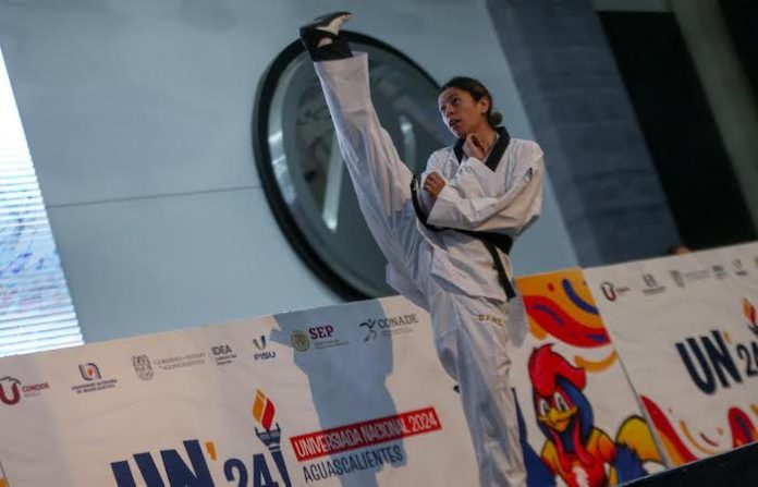 Taekwondoína Kasandra Sánchez alcanza su sueño en Universiada